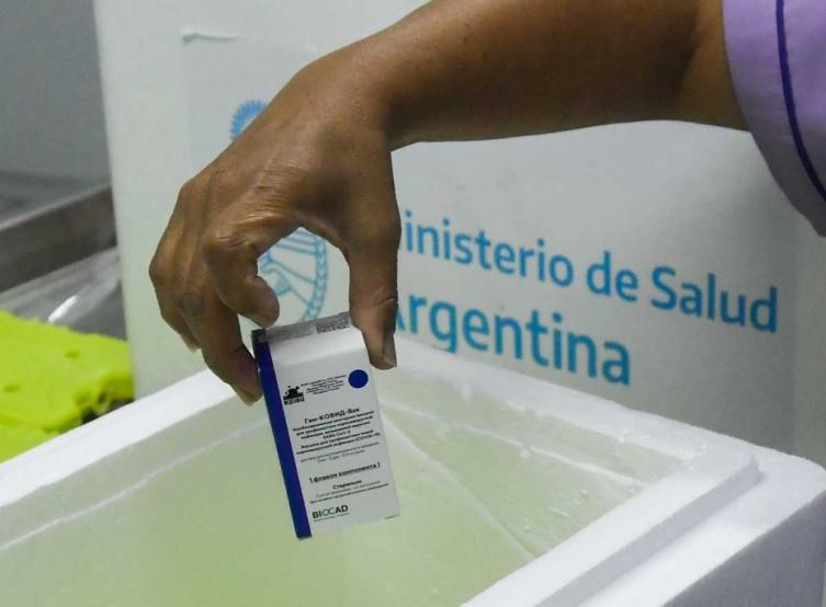 Rusia confirmó la demora de vacunas y prometió mayor producción