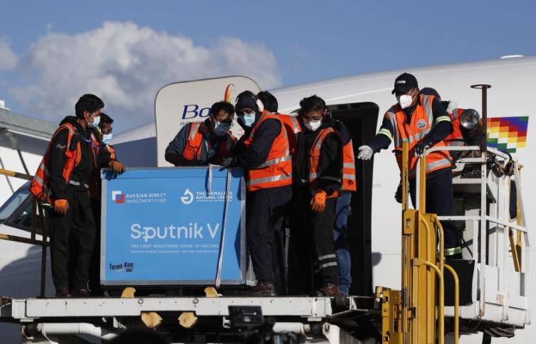 Sputnik V: Bolivia inicia la campaña de vacunación