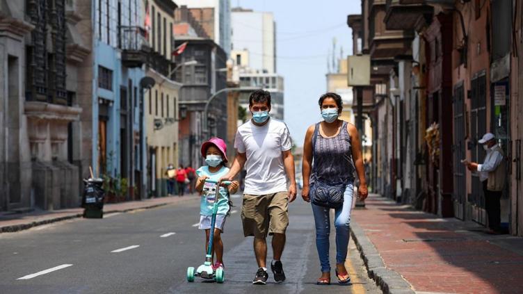Diez regiones de Perú entraron en cuarentena estricta