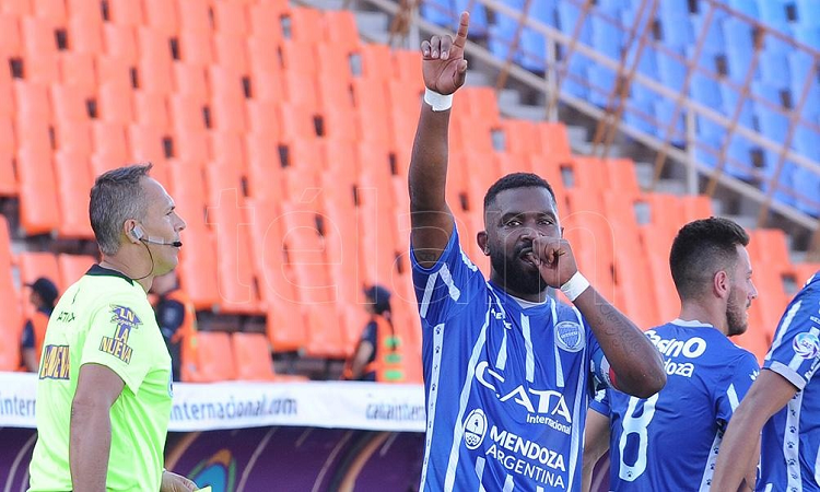 La Conmebol, la AFA y los clubes despidieron a 
