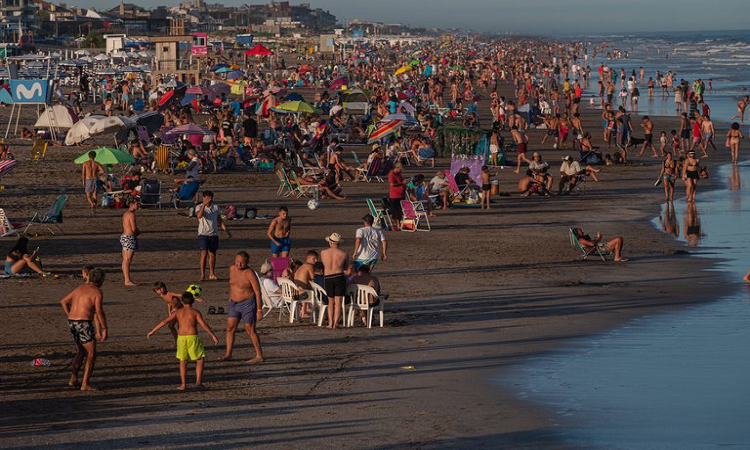 COVID-19: las localidades más y menos comprometidas para vacacionar en Argentina