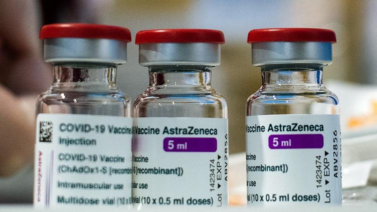 AstraZeneca acelerará la adaptación de la vacuna a nuevas variantes