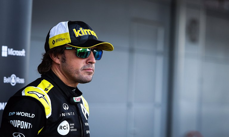Operaron a Fernando Alonso tras ser atropellado mientras entrenaba en bicicleta