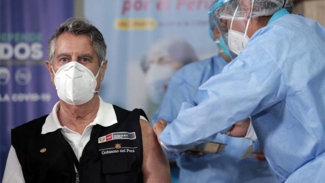 Presidente de Perú tuvo que salir aclarar el escándalo del 