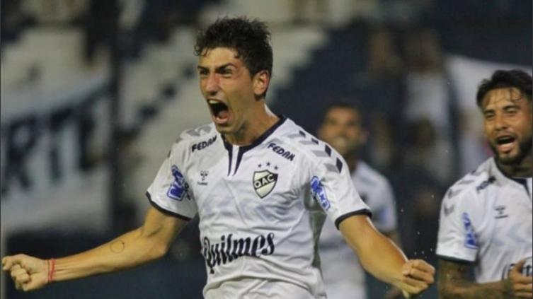 Newell's anunció otra incorporación: Juan Giani, jugador del ascenso