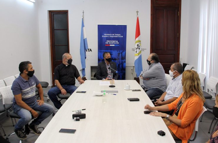 Se reanuda la discusión paritaria con los gremios docentes y estatales 