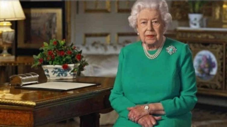 La reina Isabel instó a los británicos a vacunarse contra el coronavirus