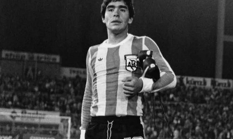 A 44 años del debut de Diego Maradona en la selección argentina