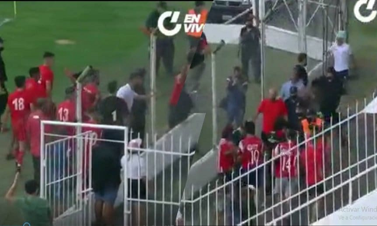 Ascenso de Bolívar: agredieron al árbitro y al línea