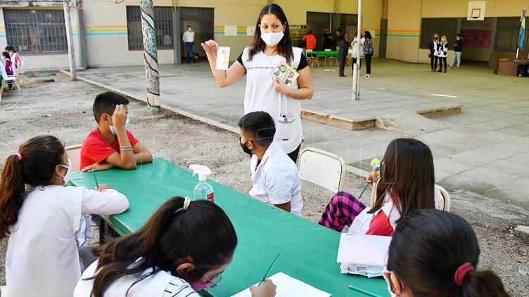 Con sistema bimodal, comenzaron las clases en 13 provincias