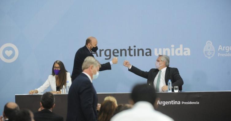 En medio de las críticas, Insfrán estuvo con Fernández en Casa Rosada