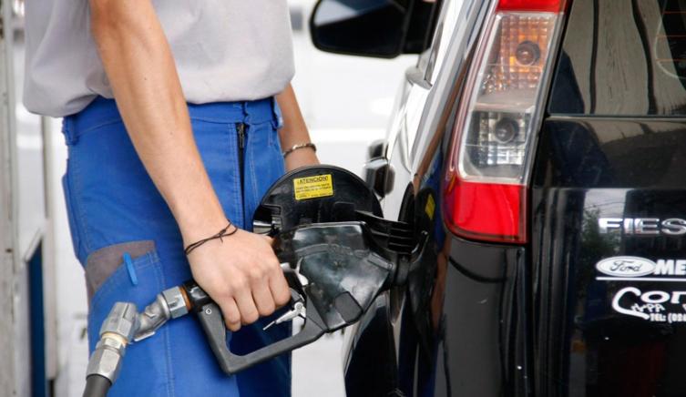Petroleras absorbieron el aumento de las naftas