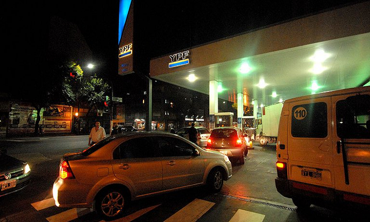 YPF: aumentará sus precios casi 7% el martes y 15% más impuestos en tres meses