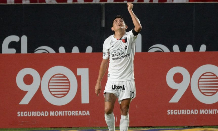 El Pulga Rodríguez le dedicó un gol a un hincha de Colón fallecido