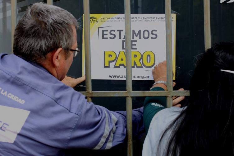Municipales realizan un paro de 48 horas