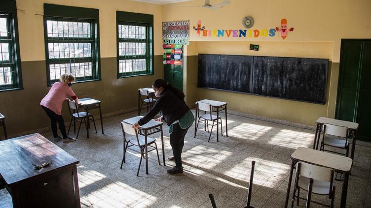 Con emoción y ansiedad las escuelas públicas reabrieron sus aulas