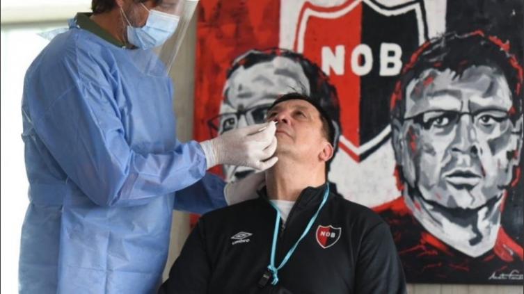 Burgos fue hisopado y entrenó al plantel
