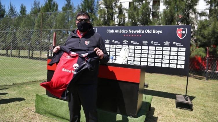 Burgos: “Vengo a preparar a Newell's para jugar en todos los partidos una final”