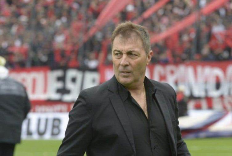 Kudelka tiene nuevo club y visita a Newell's en 15 días