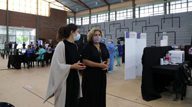 Continúa el operativo de vacunación para docentes