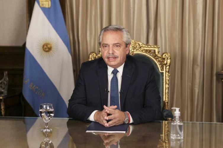 El test PCR de Fernández dio positivo y aclararon  que 