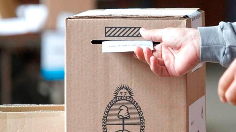 El Gobierno propone retrasar un mes las PASO y las elecciones legislativas