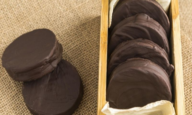 Así podes hacer en casa los clásicos alfajores patagónicos 