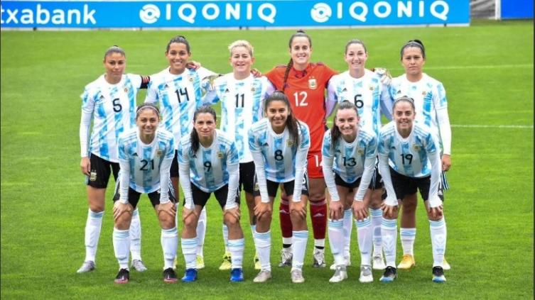 Fútbol femenino: la selección vuelve de España con un triunfo y una derrota
