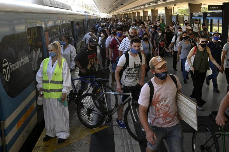 Los expertos le recomendaron al Gobierno más restricciones a la circulación