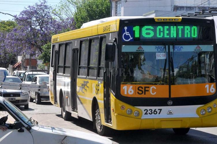 Colectivos: asientos completos y solo 10 personas pueden viajar paradas