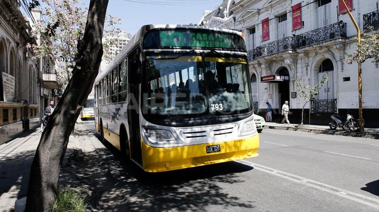 UTA amenaza con un paro de colectivos para el viernes