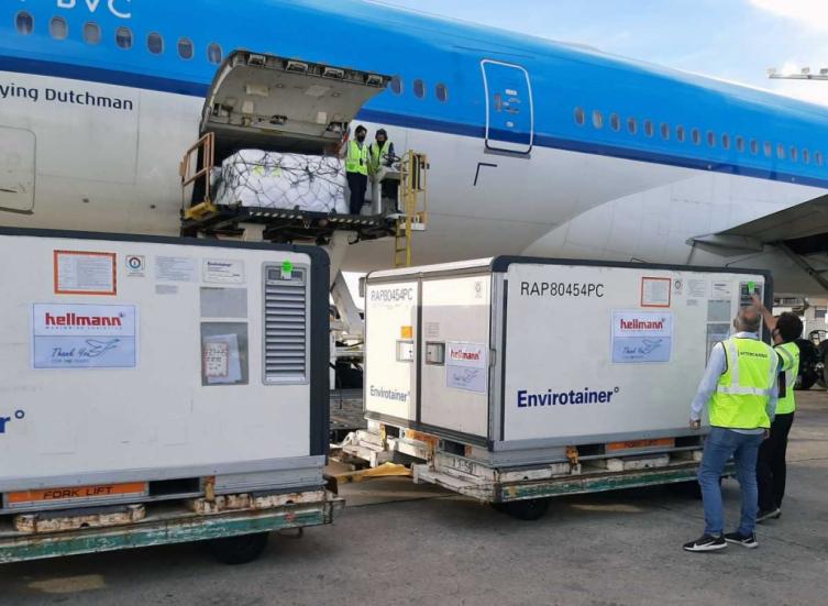 El domingo llegan a la Argentina 864.000 vacunas de COVAX