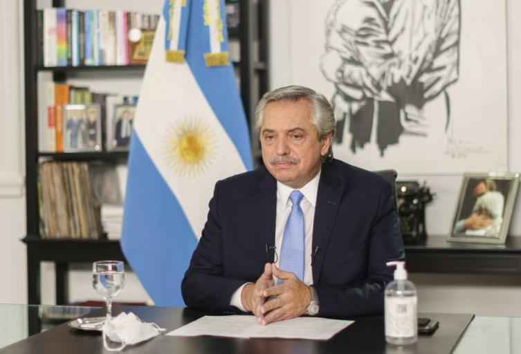 Fernández aseguró que no hubo relajamiento del personal de salud