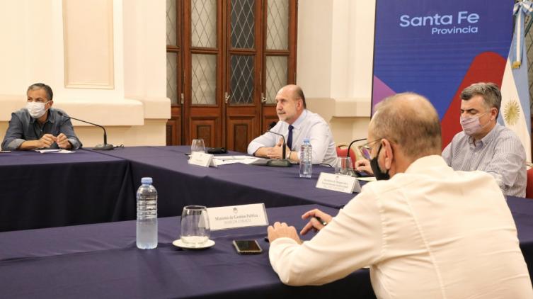 Perotti analiza medidas para frenar la escalada de contagios