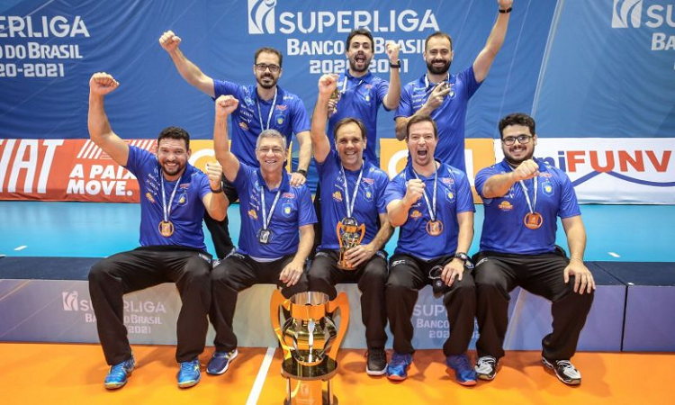 Javier Weber consiguió un nuevo título en Brasil