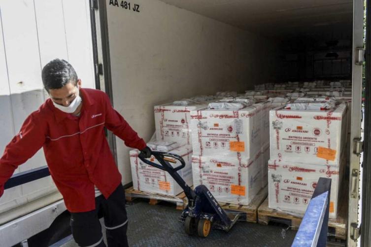 Comenzó la distribución de 654 mil dosis de la vacuna Sputnik V 