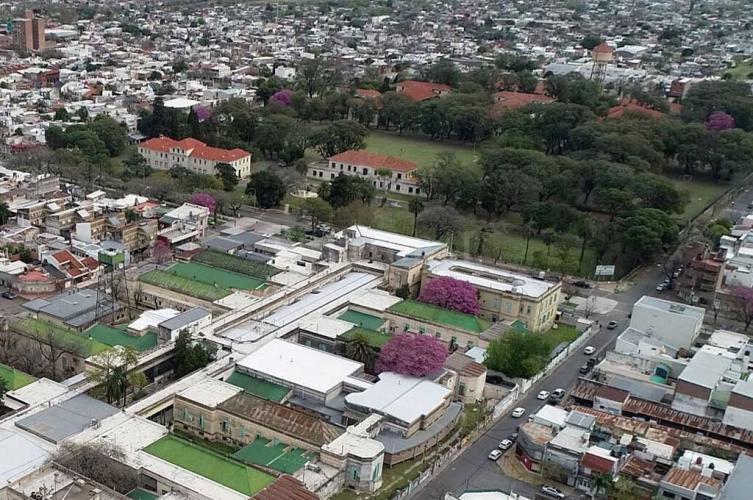 Fernández confirmó que se levantará un hospital de campaña frente al Cullen 