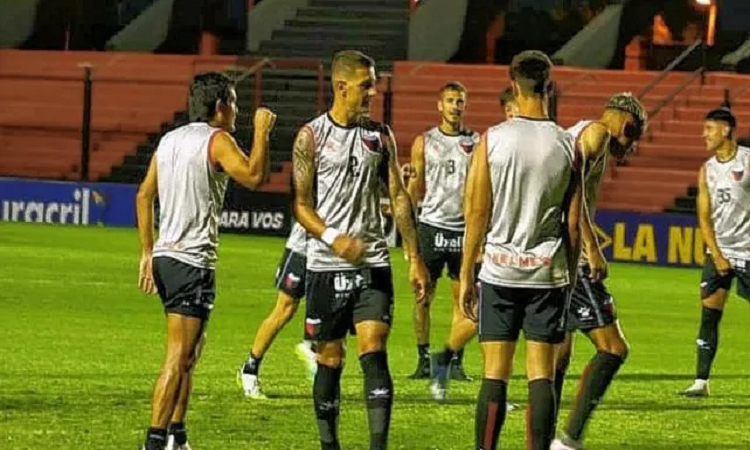 Colón haría un solo cambio ante Arsenal