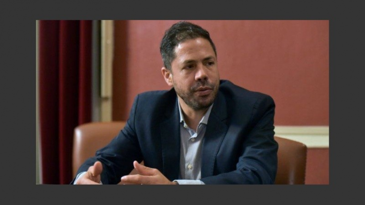 Di Pollina sobre jugar el clásico fuera de Rosario: “Es una posibilidad absurda”