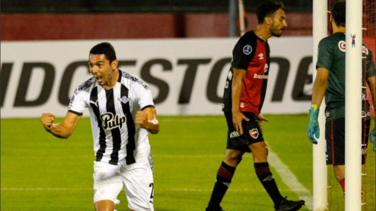 Newell's sufrió una contundente derrota ante Libertad