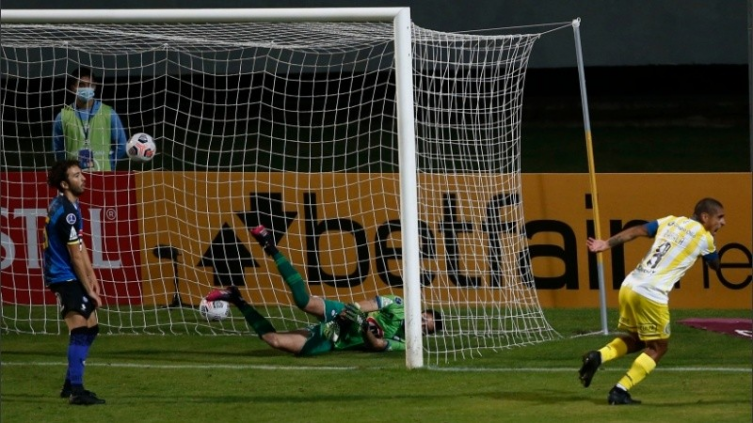 Rosario Central se trajo un valioso empate de Chile