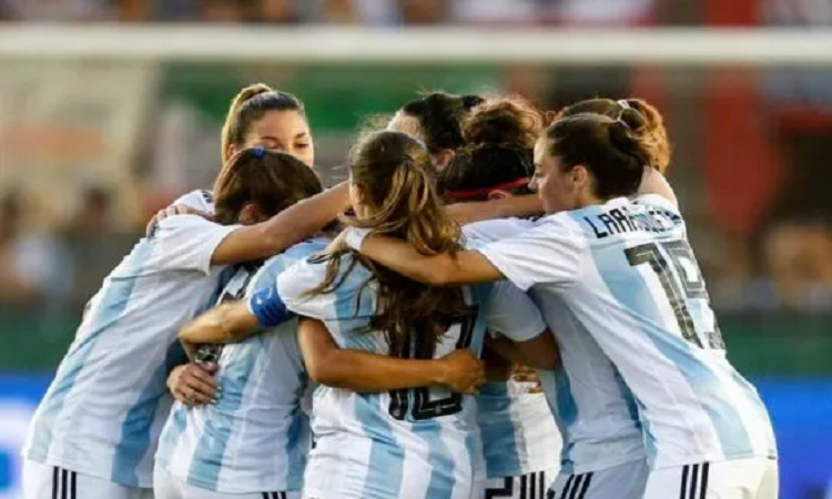 Grave acusación por acoso sexual en el fútbol femenino