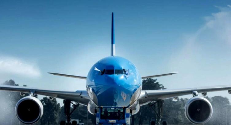 Un nuevo vuelo llega desde Moscú con vacunas