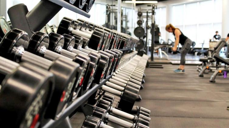 Pese a las restricciones, los gimnasios abrieron igual