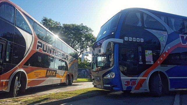 Empresas de turismo cortan la autopista Santa Fe – Rosario