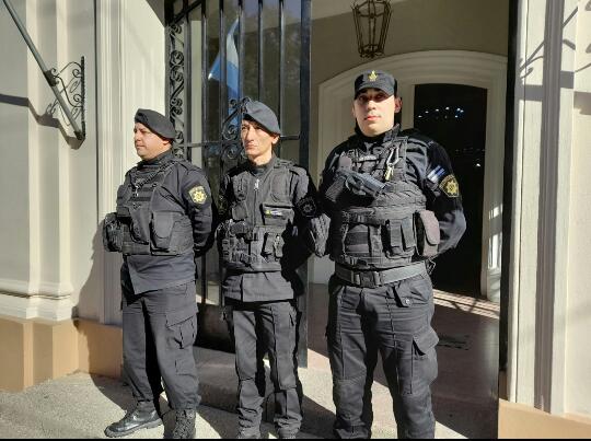 Con RCP, agentes policiales salvaron la vida de un niño de dos años