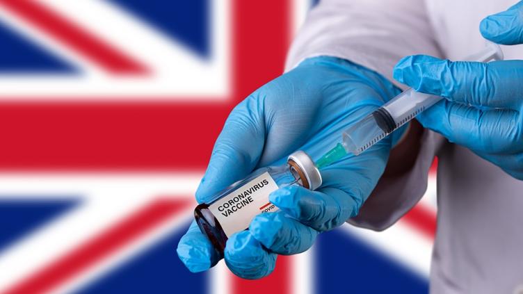 Inglaterra comenzará a vacunar a las personas de 38 y 39 años