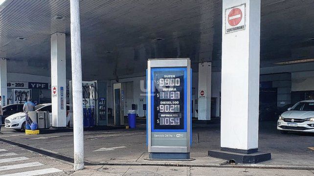 YPF aumentó los precios y la nafta súper en la ciudad quedó a 99 pesos