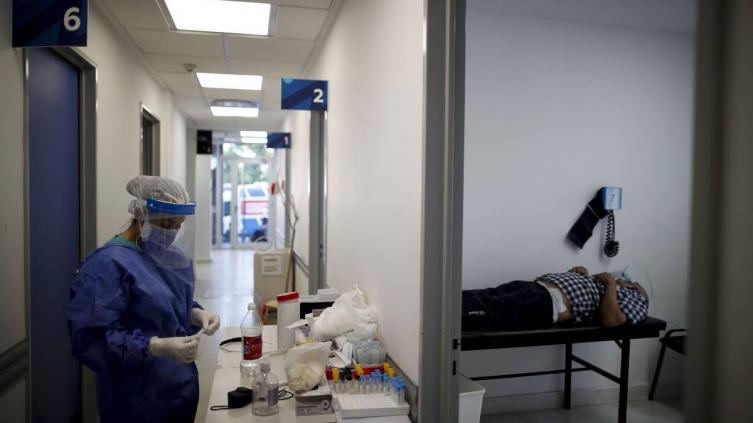 Covid: Más de 1.700 casos nuevos y 33 muertes