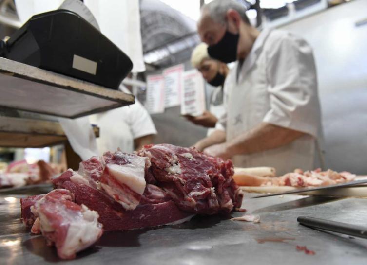 Productores evalúan medidas ante la suspensión de las exportaciones de carne